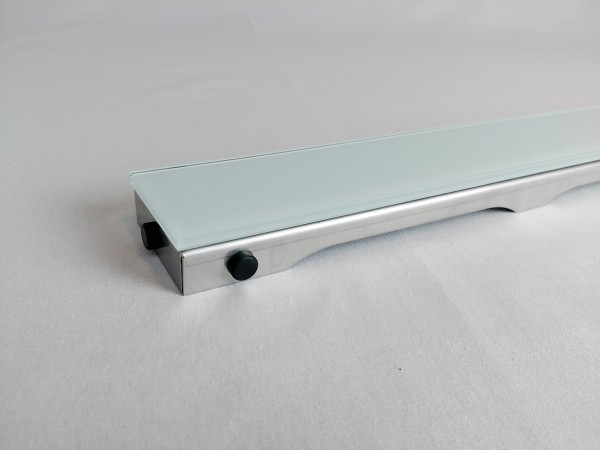 Kanaleta tuš z BELIM KALJENIM STEKLENIM pokrovom, dimenzij: 900(d)x70(š)x70(v)mm INOX